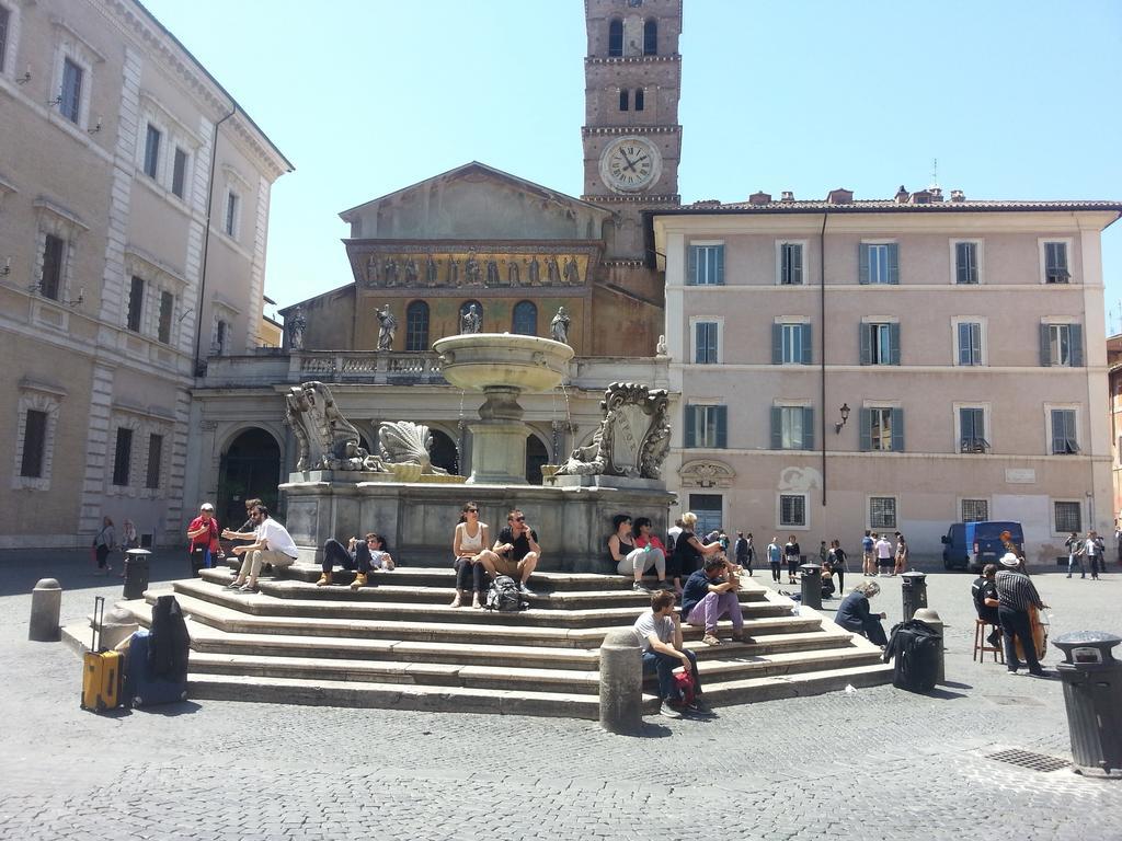 Your Nest In Trastevere